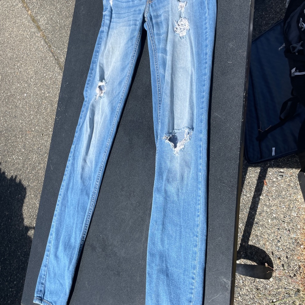Hollister Ripped Jeans - Picture 2 of 3